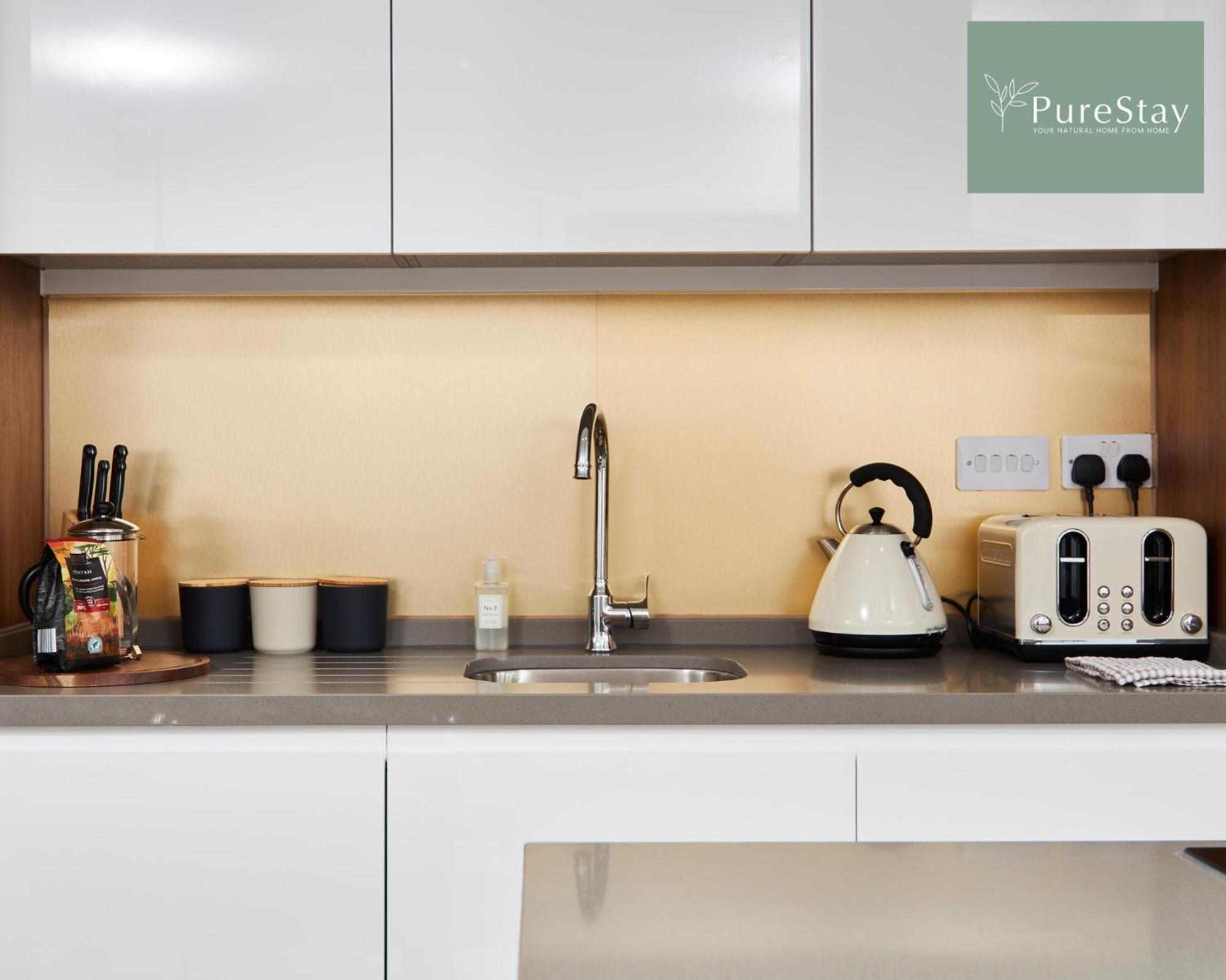 Stunning 5 Bed Manchester House With Parking By Purestay Short Lets & Serviced Accommodation Экстерьер фото